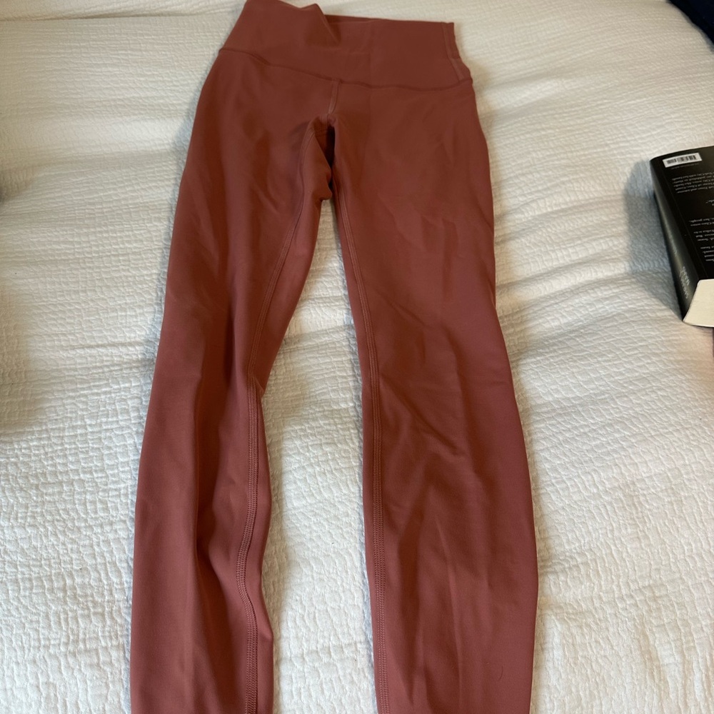 Women’s Lululemon Pink Wunder Train 25 inch Leggings